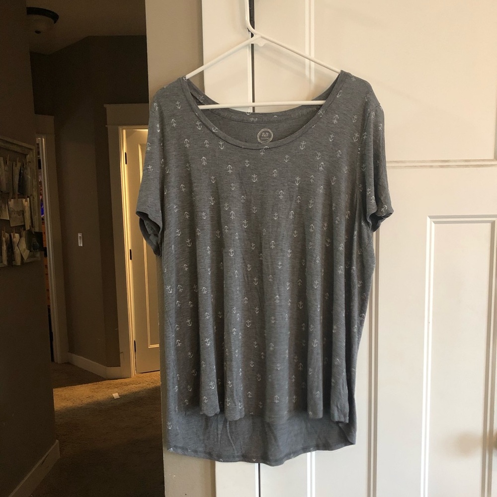 Women’s Plus Maurices Size 2 Gray Top, Like New
